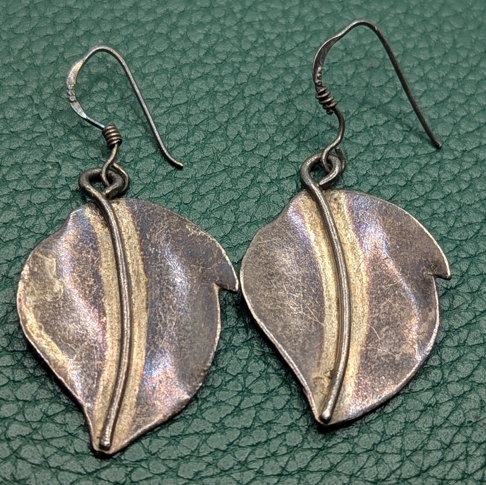 🌿 Vintage Sterling Silver Artisan Leaf Dangle Earrings ✨
